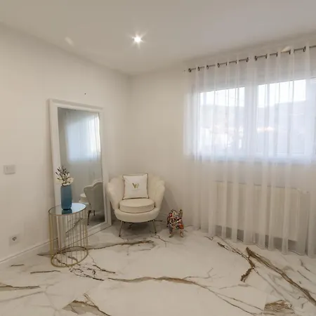 White House Apartment